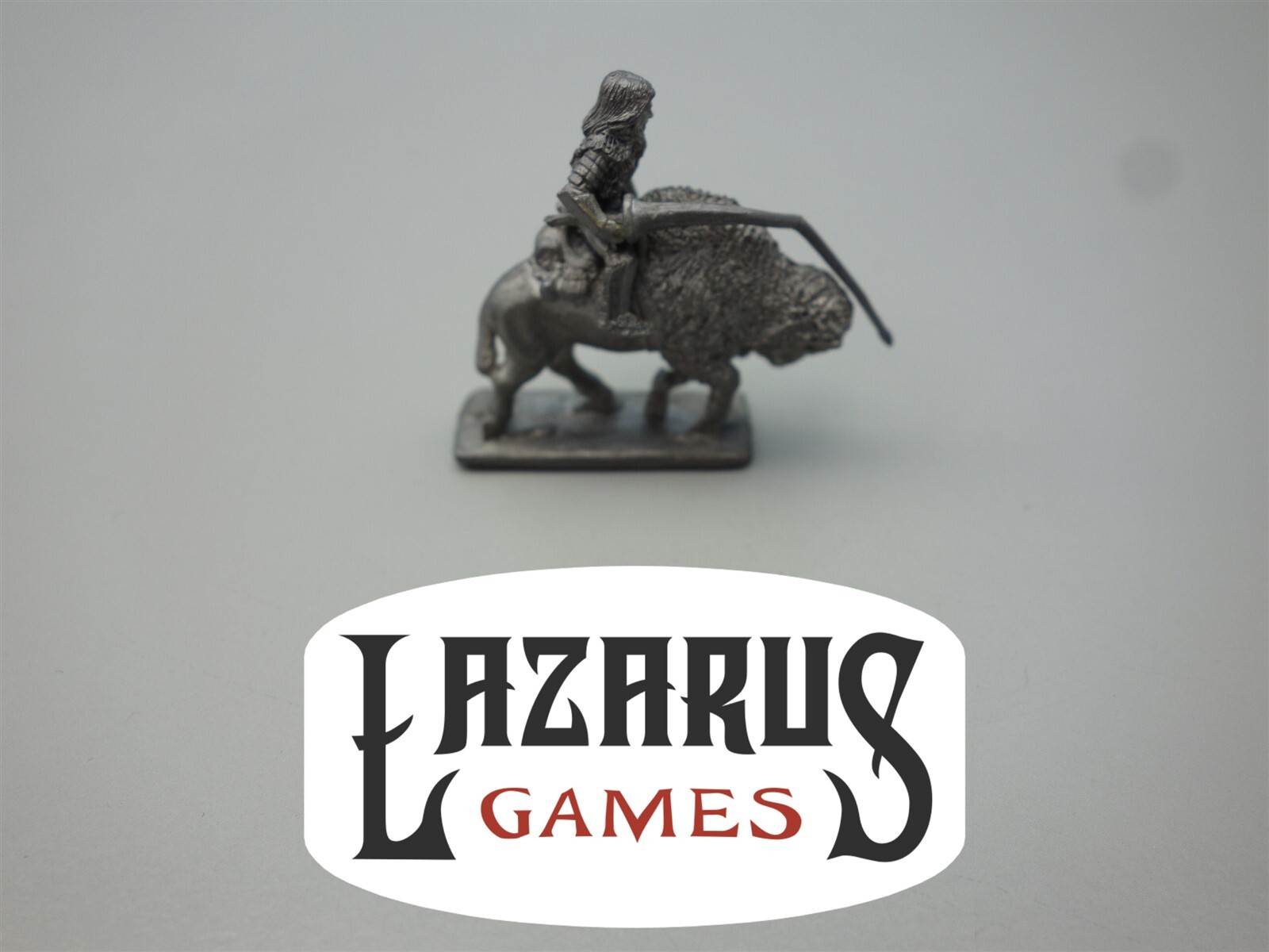 Misc Manufacturer Fantasy: Knight on Bison (unpainted)