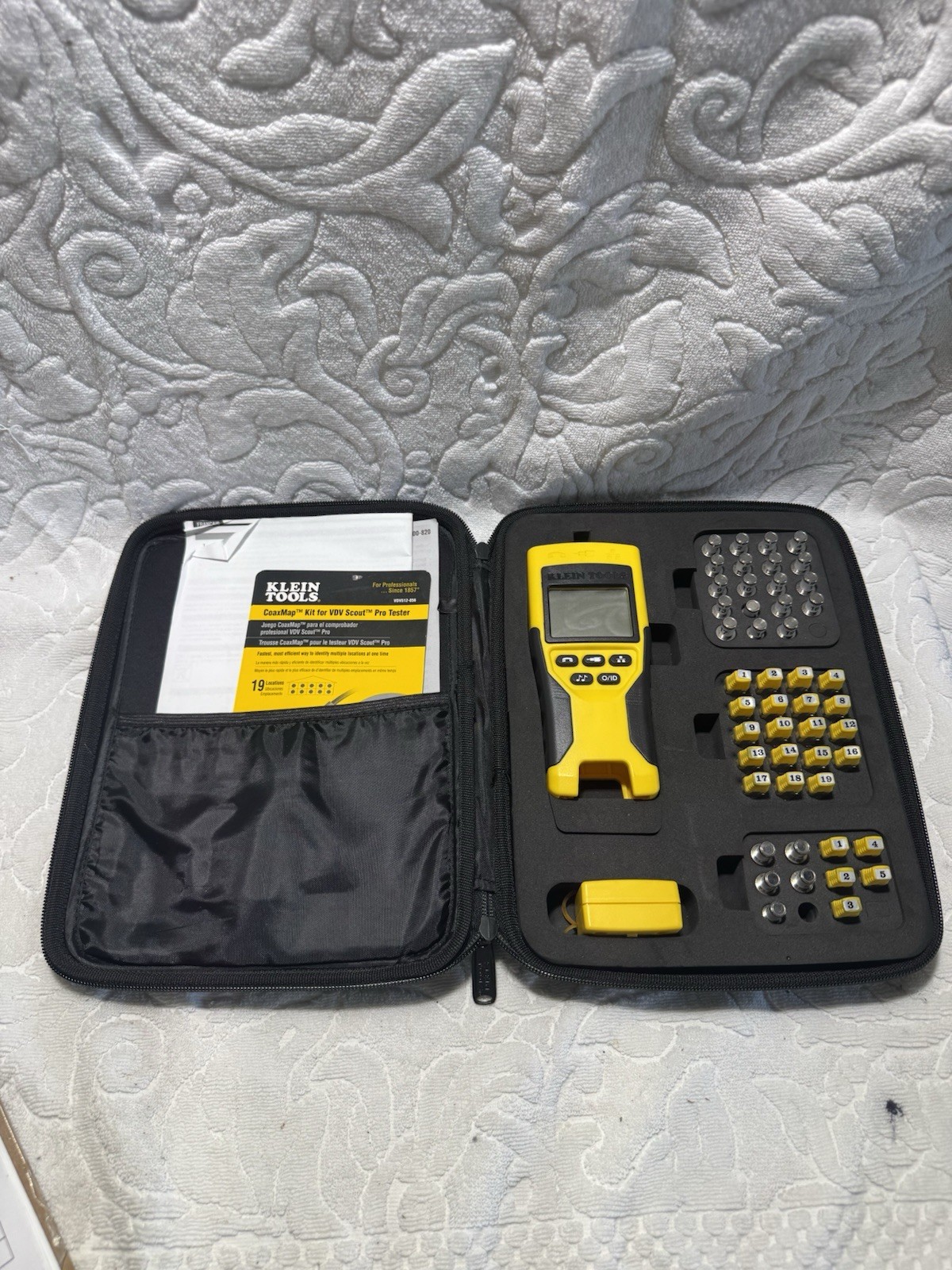 Klein Tools VDV501-053Cable Tester Kit