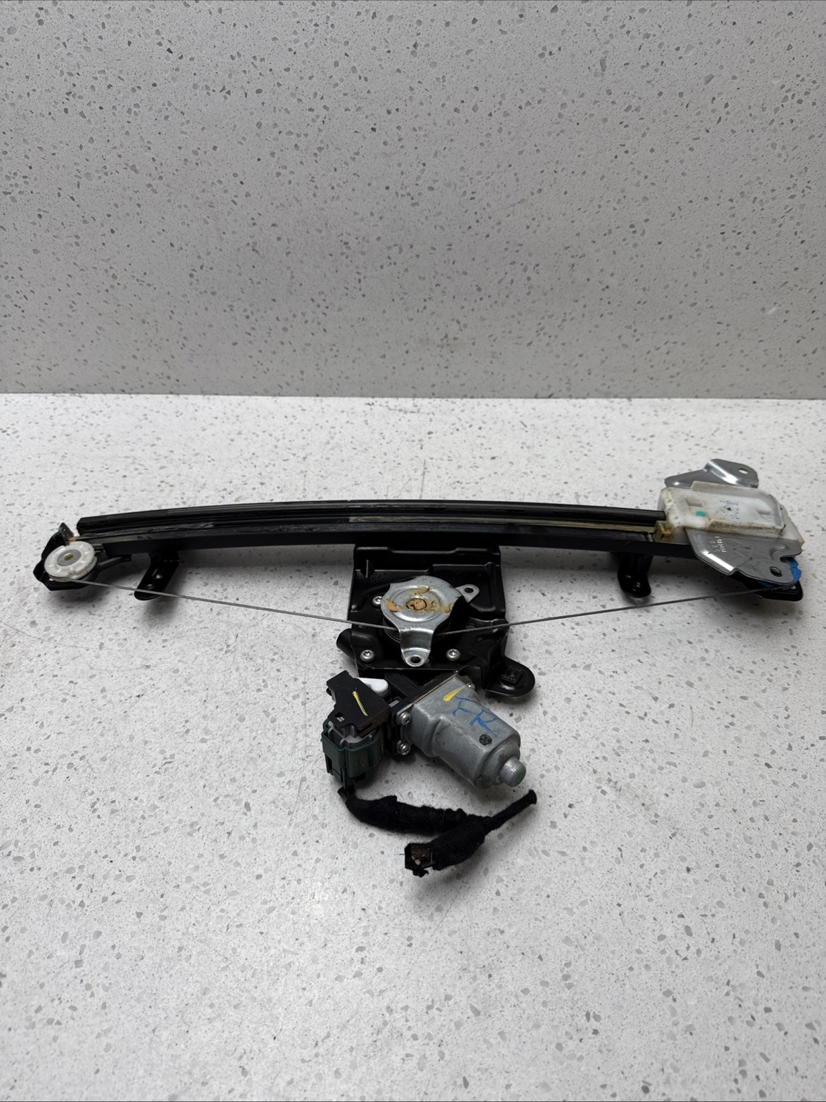 2015 Nissan Sentra Front Right Side Power Window Regulator with Motor