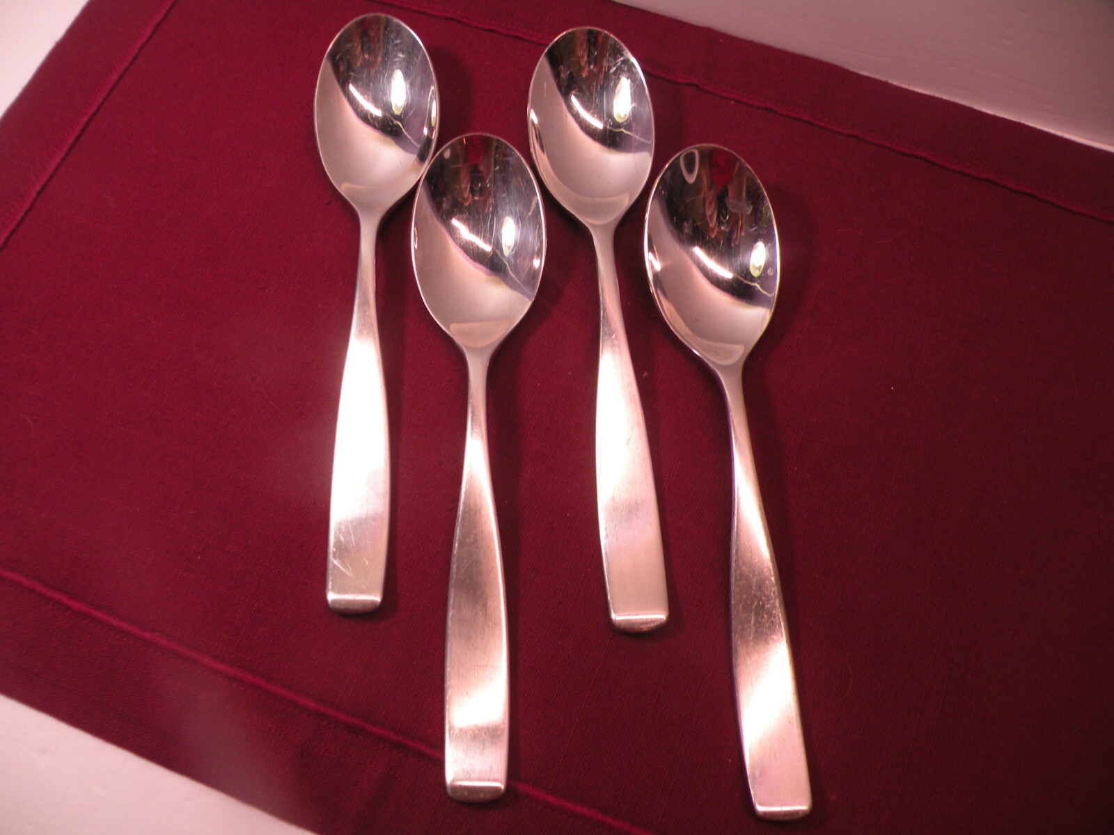 Set of 4 Mikasa RIVERSIDE pattern 18/0 stainless oval place soup spoons 7 1/2"