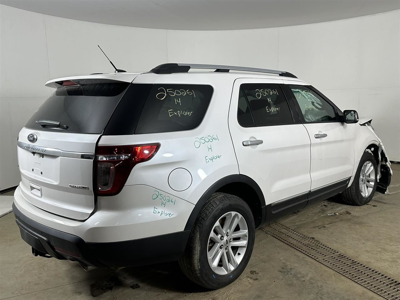 Driver Left Front Spindle/Knuckle Fits 11-19 EXPLORER 2746370