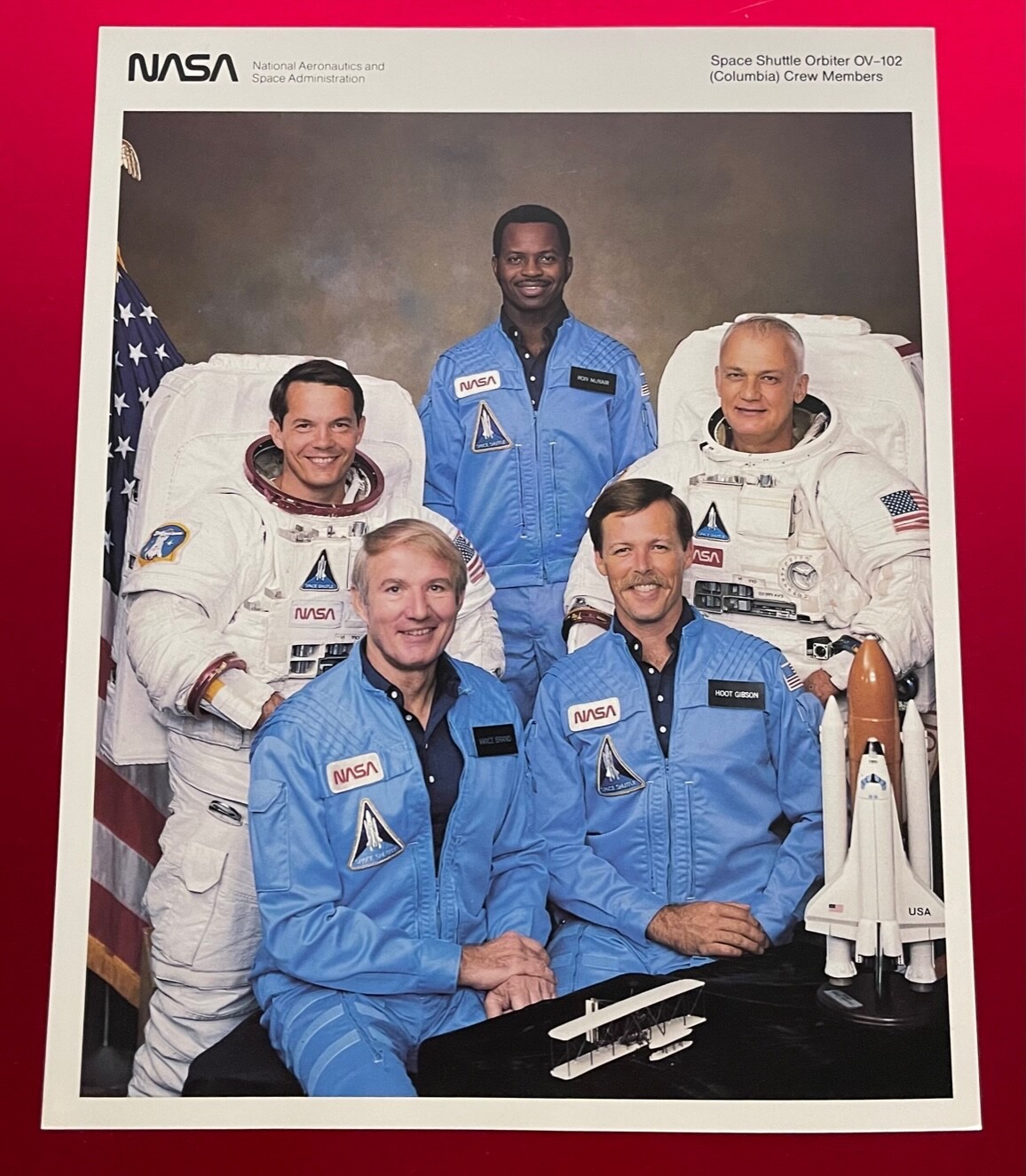 STS-11 OV-102 MISSION CREW NASA OFFICIAL RELEASED 8 x 10 LITHO
