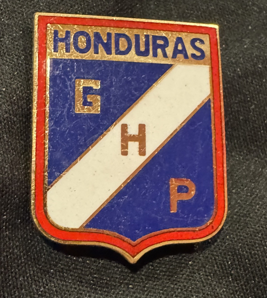 Honduras Army Presidential Honor Guard Crest - Clutchback - Vintage N.S. Meyer