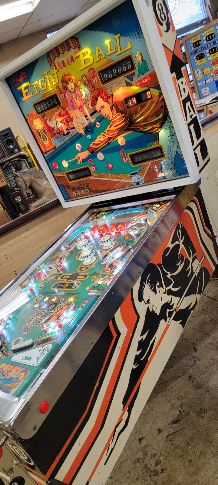 1977 Bally 8 Eight Ball Pinball Machine
