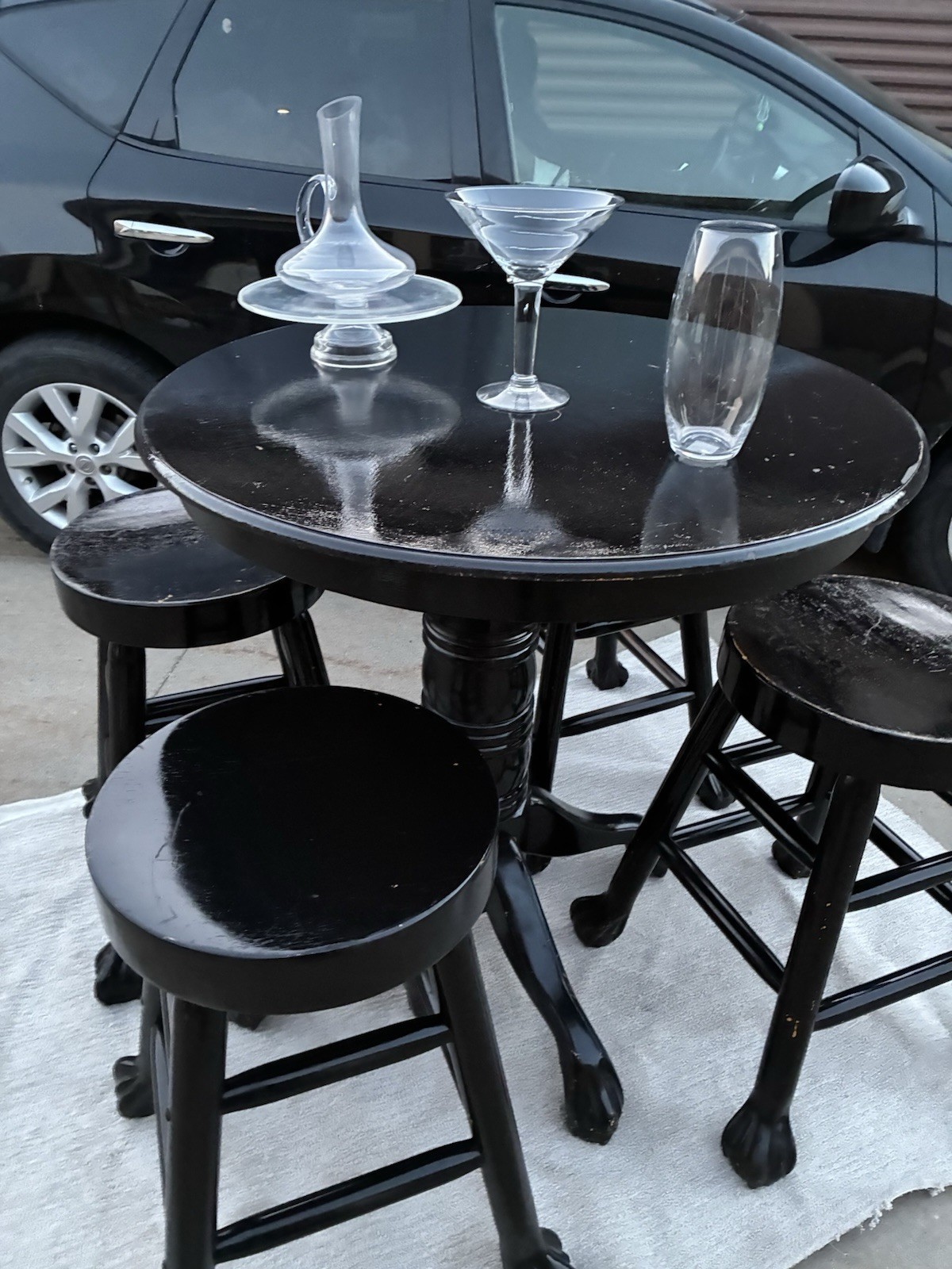 Black Round Wood Dining Table Set with 4 Stools, Paw Feet Design