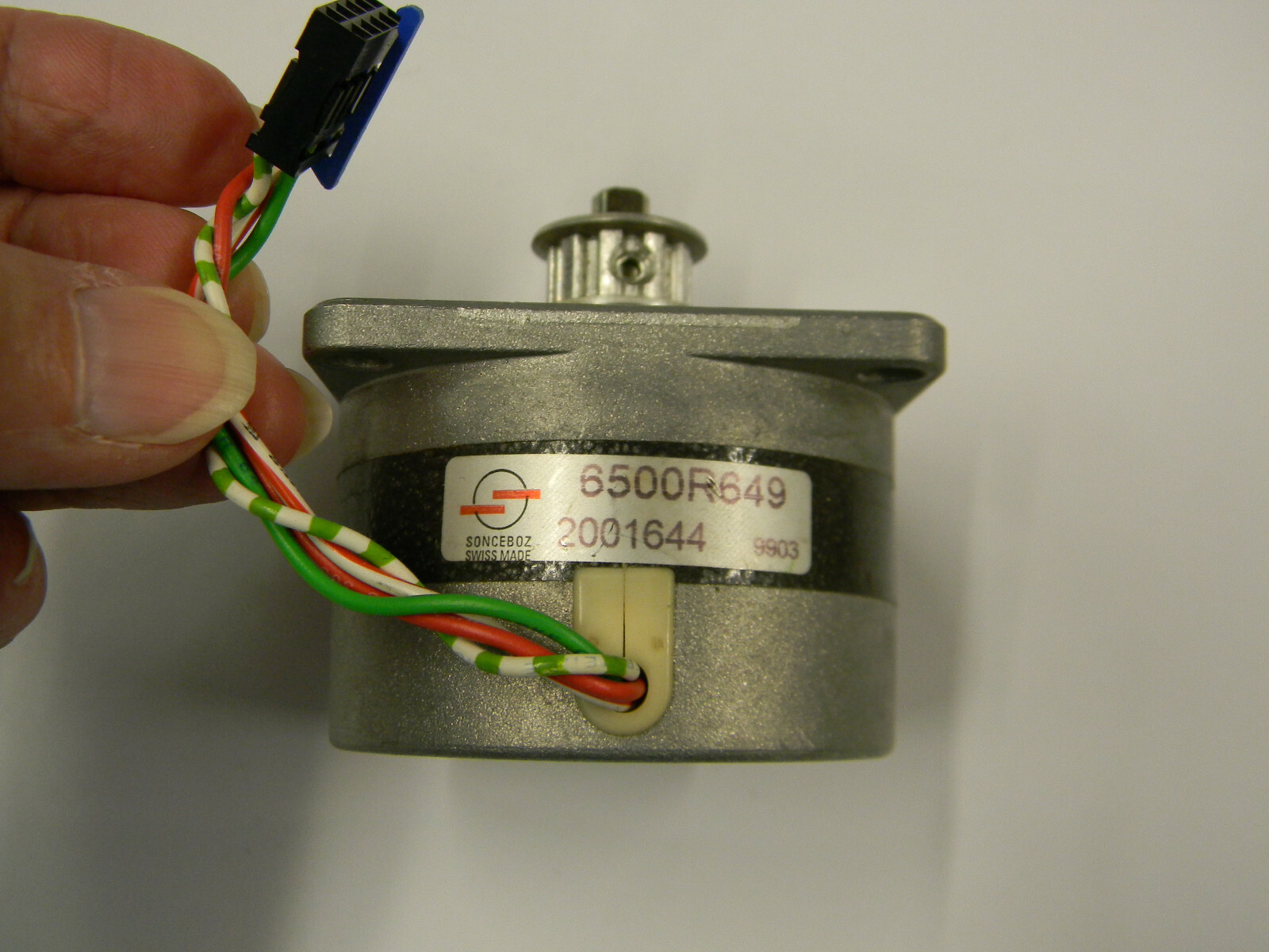 New Sonceboz 6500R649 Stepper Motor  R2