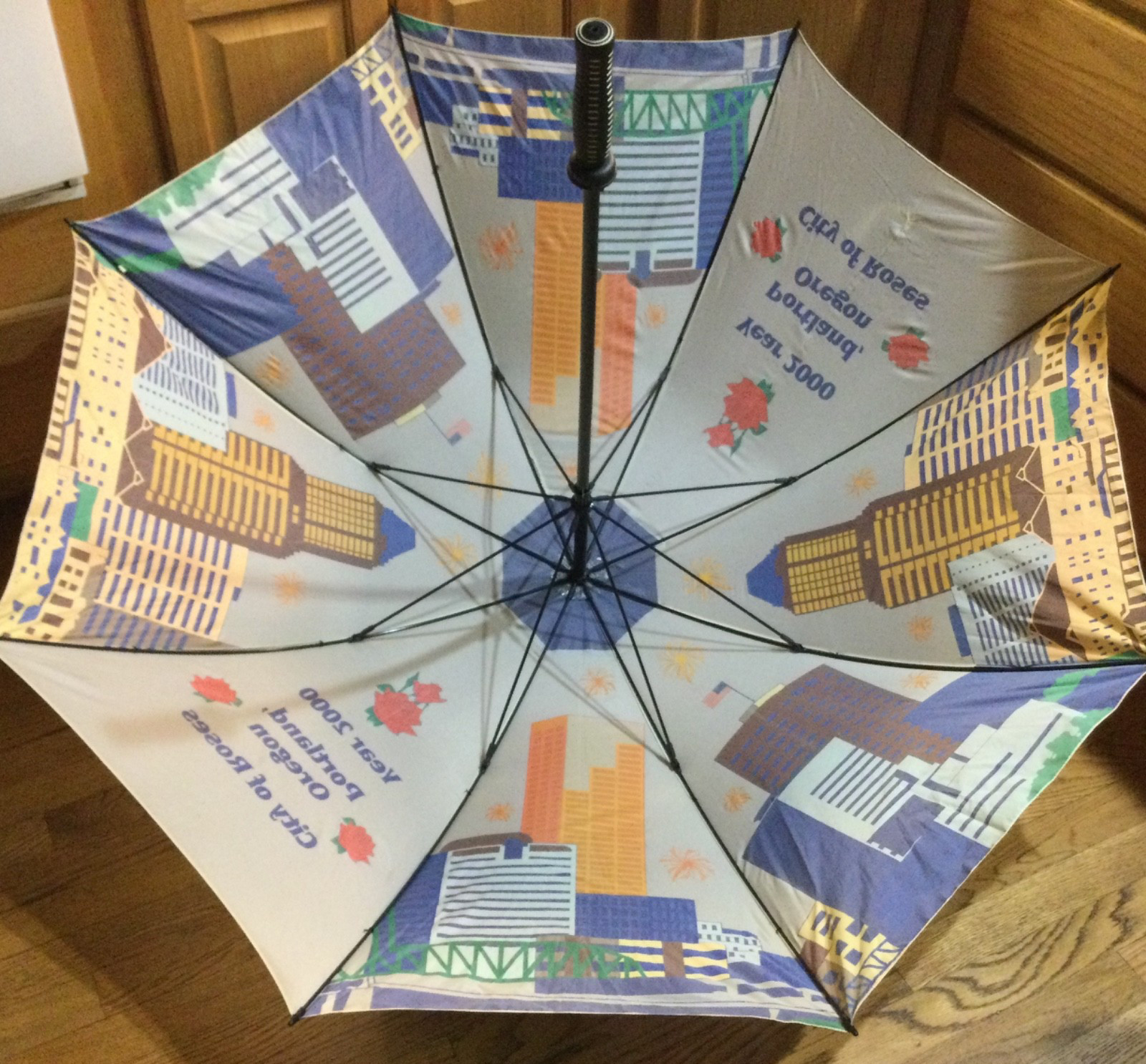 Vintage Portland Oregon Year 2000 - Umbrella - City of Roses - Great Condition
