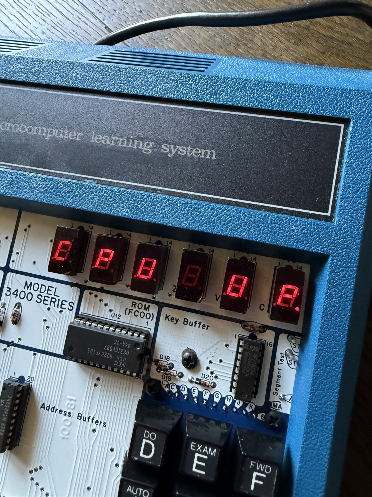 Heathkit Model ET-3400A Micro Computer Learning System. nice, powers on!