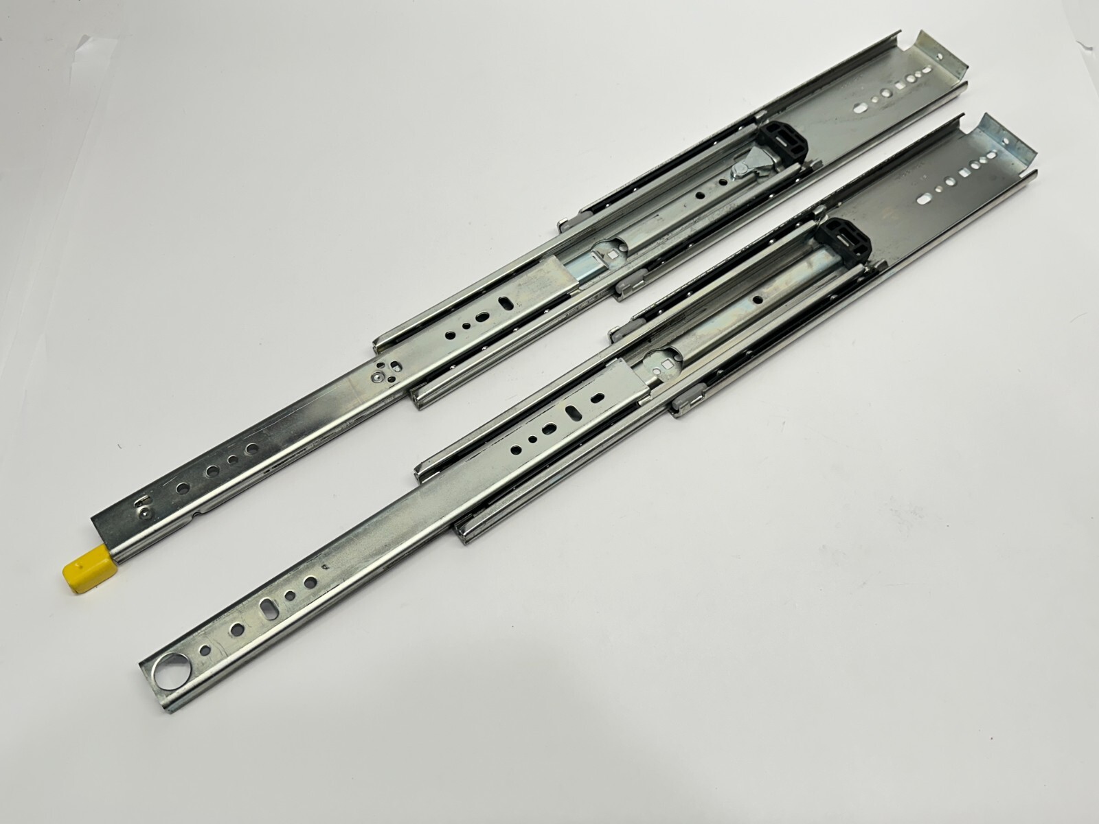 Accuride 08148 Locking Drawer Slides 30 Inches When Extended, 3" Wide