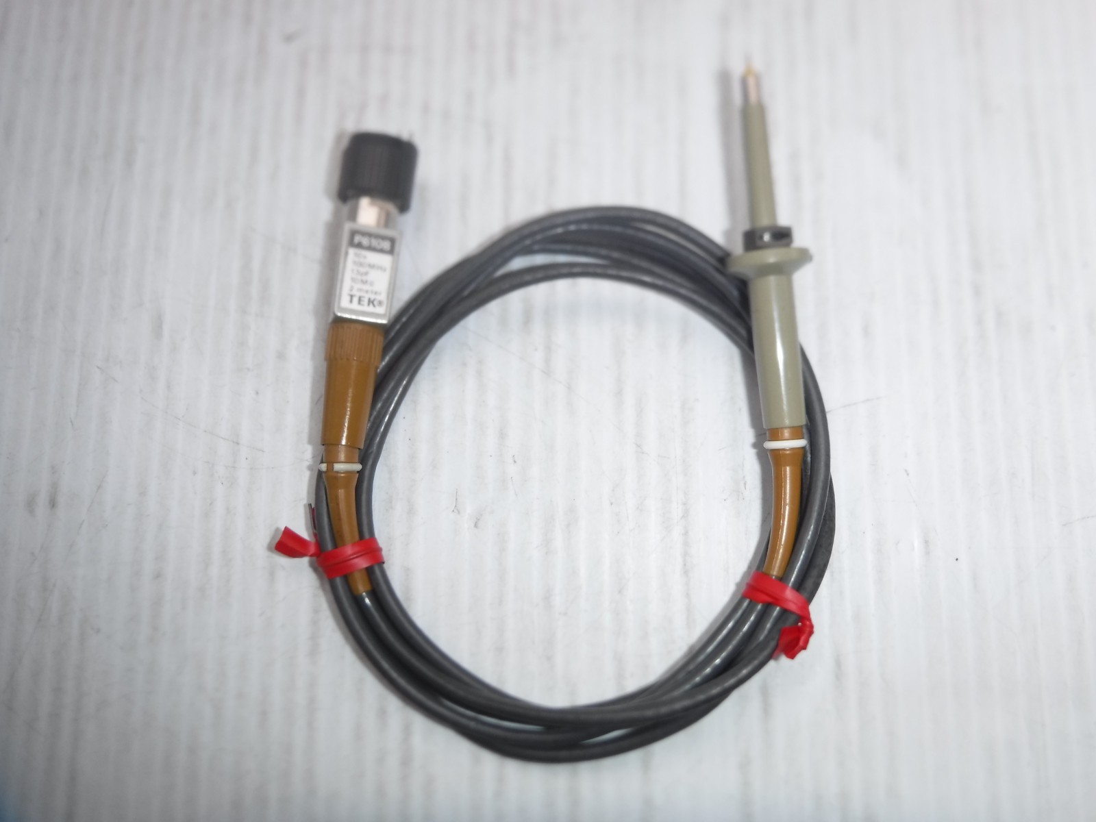 Tektronix P6108 Oscilloscope Probe 10x / 100MHz / 13pF / 10MΩ / 2 Meter