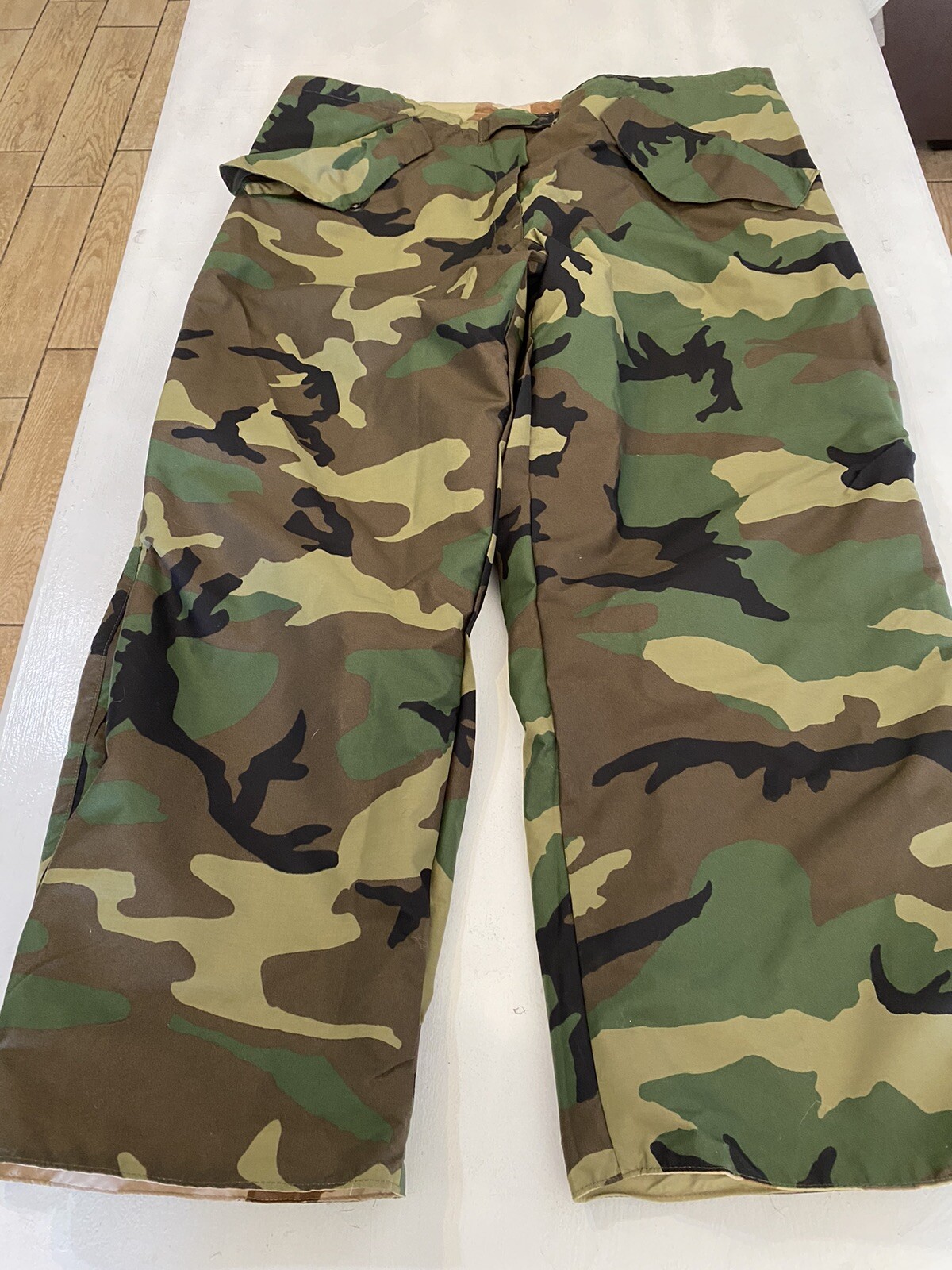 Men’s US Army Nylon Blend Reversible Camo Pants Size Large