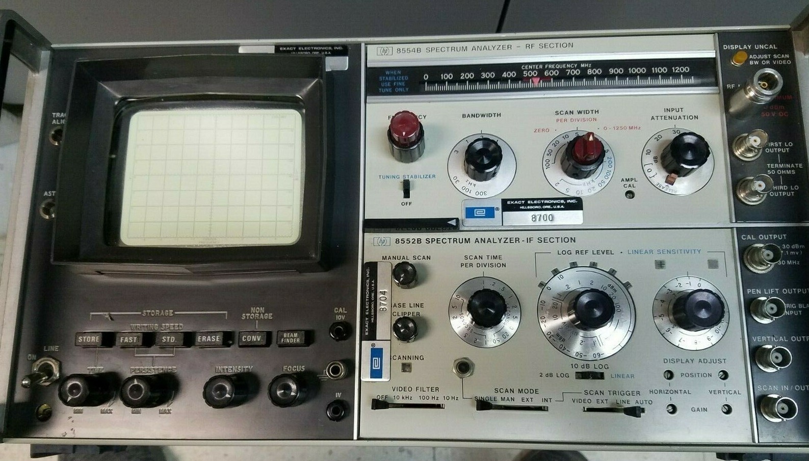 HP 8554B 8552B RF IF SPECTRUM ANALYZER 100kHz to 1250MHz , 141T DISPLAY