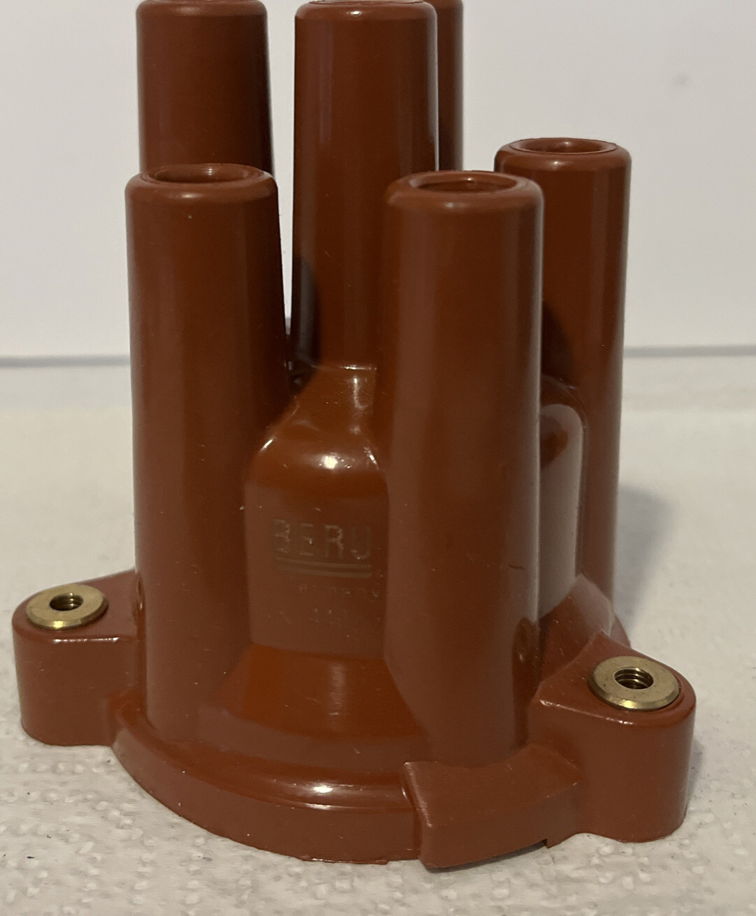 BERU Distributor Cap VK 440 (0 330 920 340)
