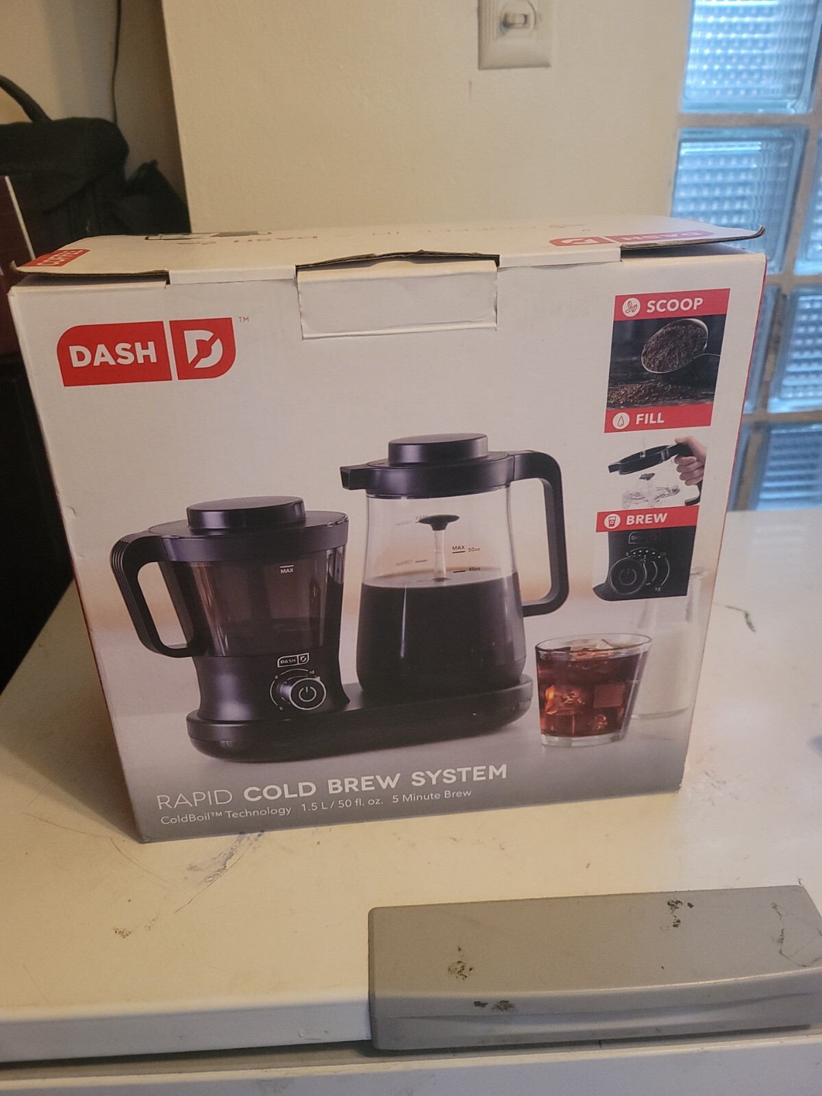 Dash DCBCM500BK Rapid Cold Brew Machine, Black