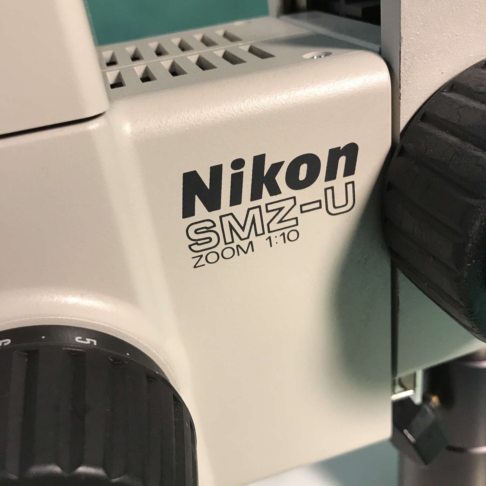 Nikon SMZ-U Zoom 1:10 Microscope w/ Stand