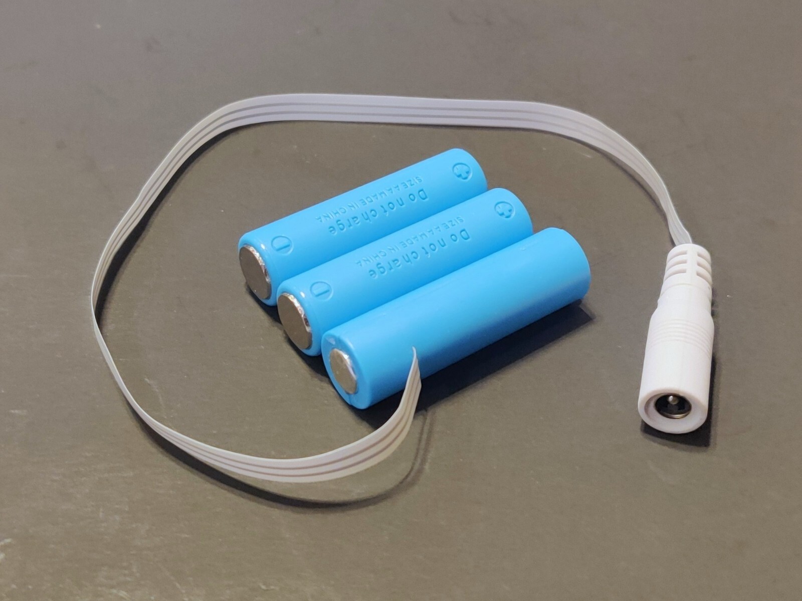 3 x AA Battery Replacement Eliminator Kit (White) for Electronic Devices