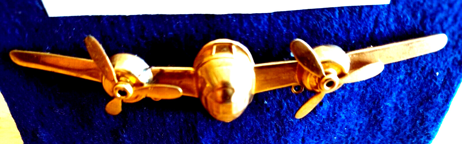 WWII USAF Lapel Pin , Brooch, Ladies Jewelry, Military, 3 3/4in x 1in