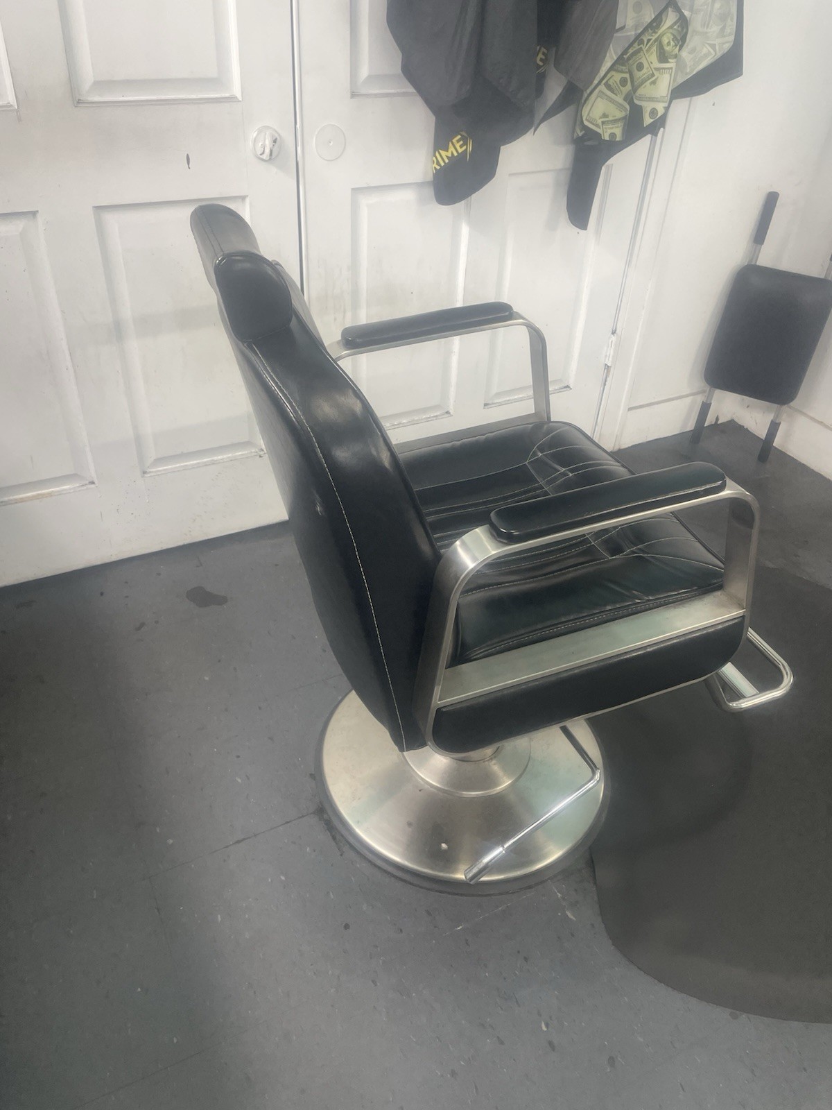 Black Hydraulic Adjustable Reclining Barber Chair Synthetic Leather Chrome Base