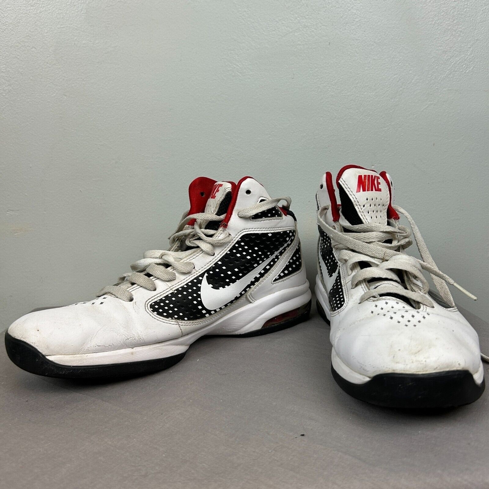 Nike shoes men's 9 white lace air max flywire basketball VTG 454091-100