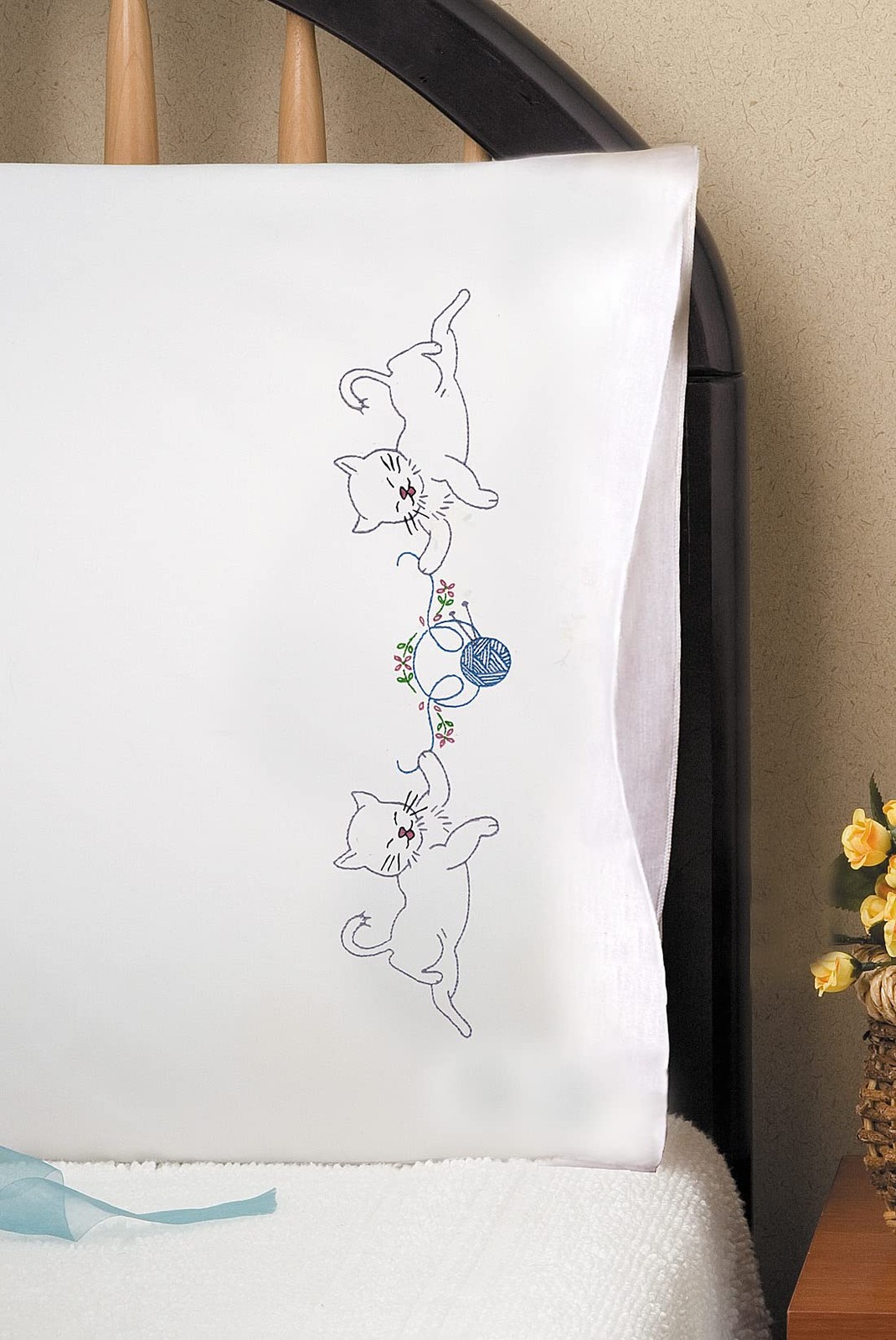Tobin Cats with Yarn Stamped for Embroidery Pillowcases