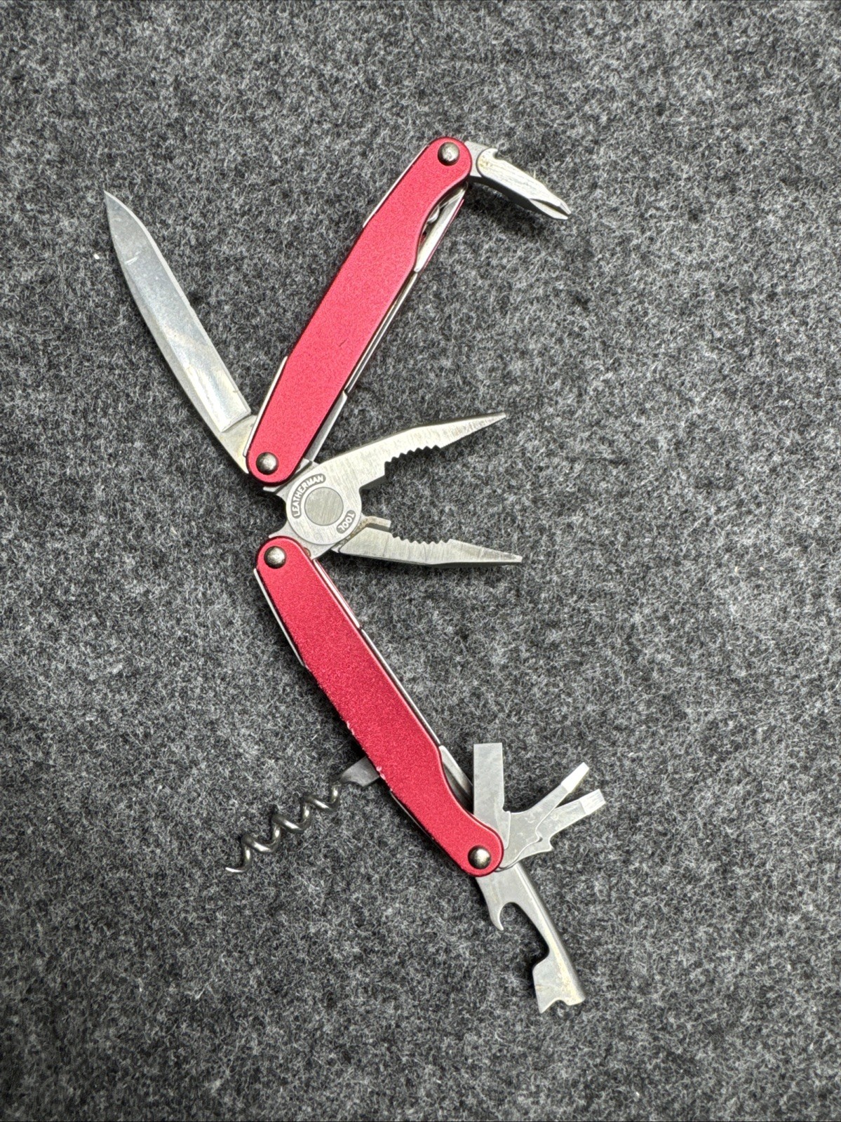 Rare Leatherman Red Multi Tool Hunting /Camping