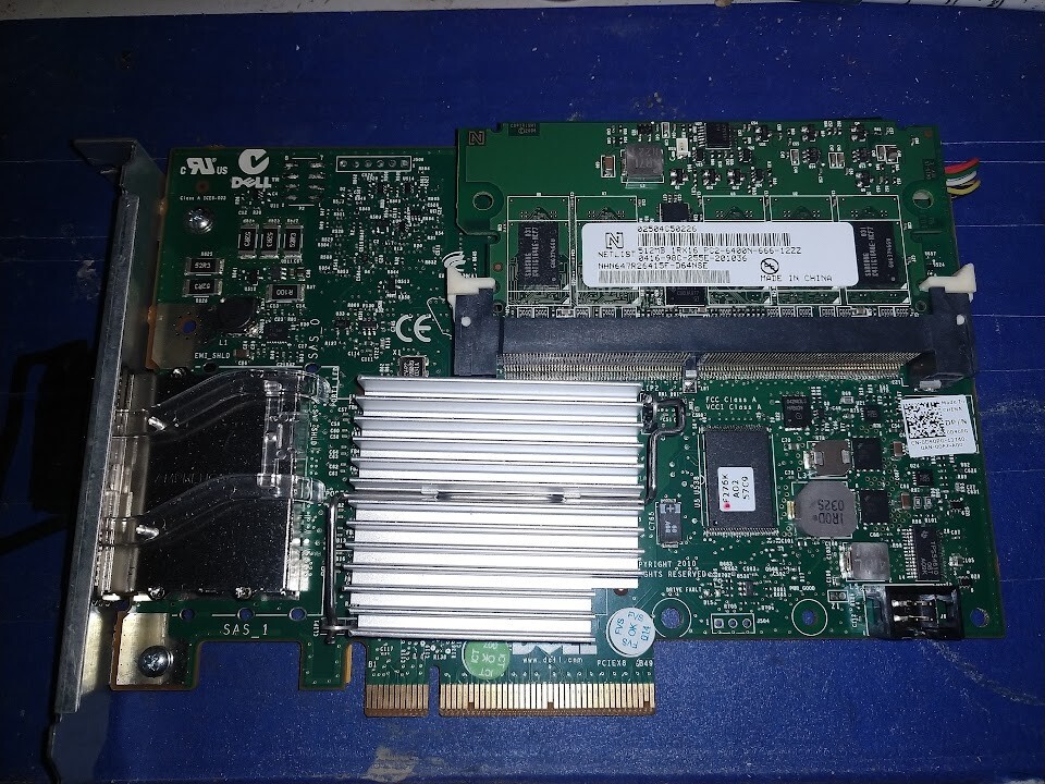 Dell PERC H800 SAS RAID Controller D90PG w/ 512 MB Cache w/ Battery