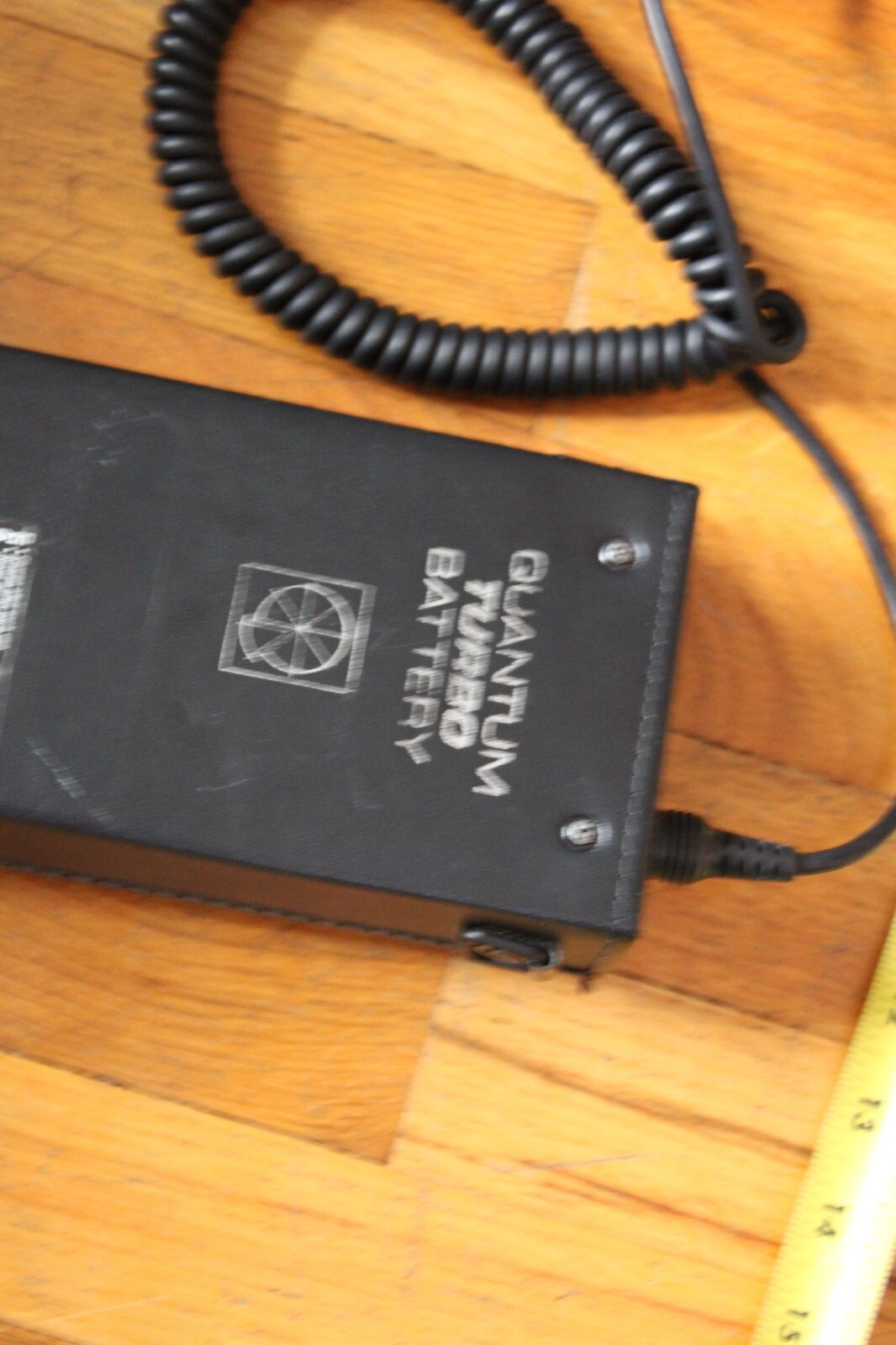 Quantum Instruments Qflash T2 Handle Mount Flash Strobe - Battery - Untested