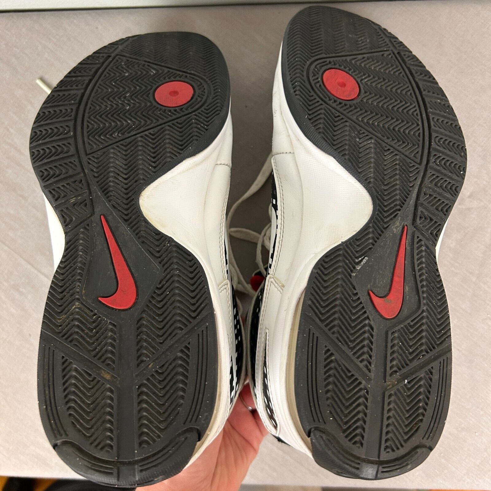 Nike shoes men's 9 white lace air max flywire basketball VTG 454091-100
