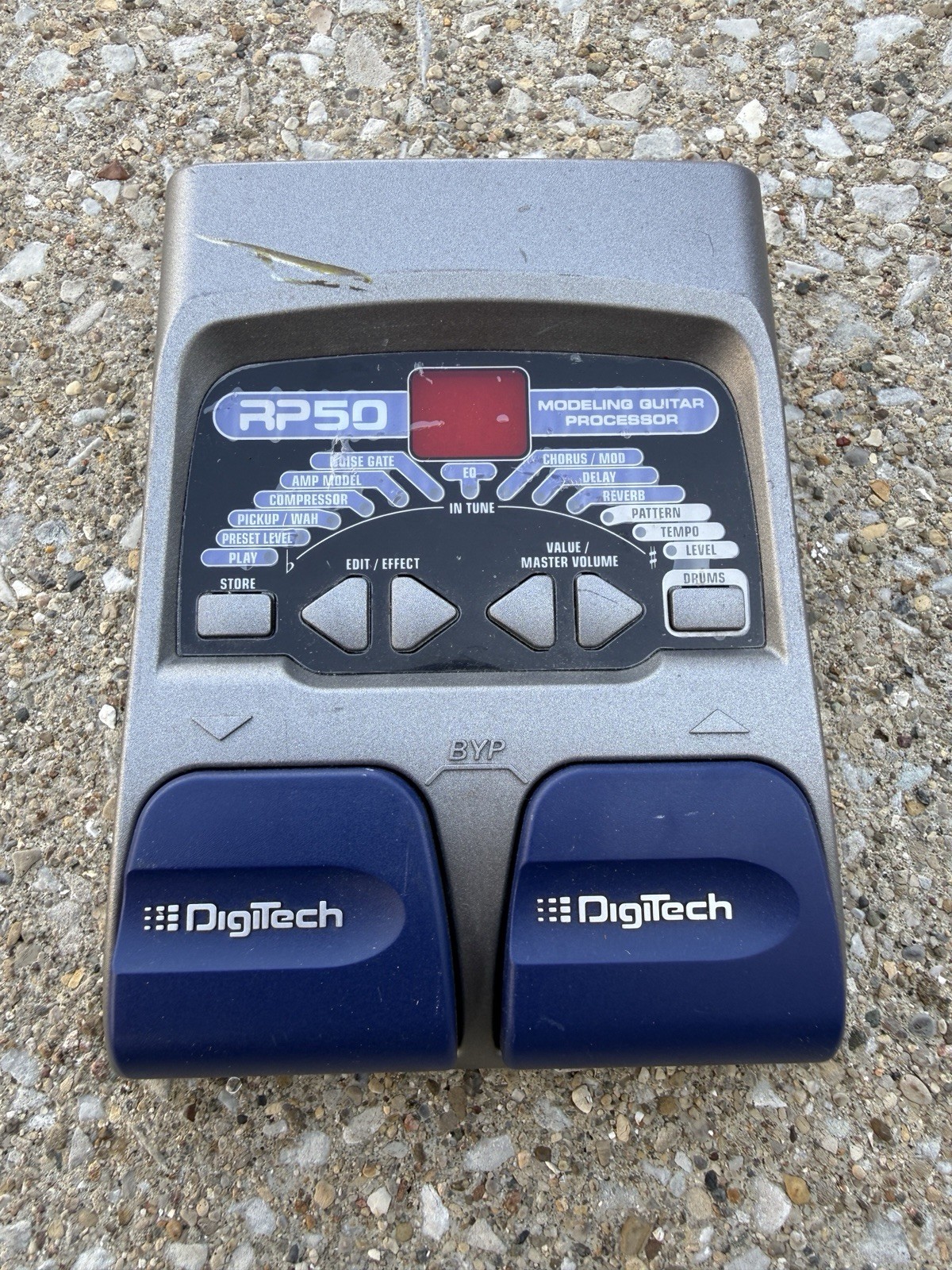 DigiTech RP50V Multi-Effect Modeling Guitar Processor NO Adapter Takes Batteries