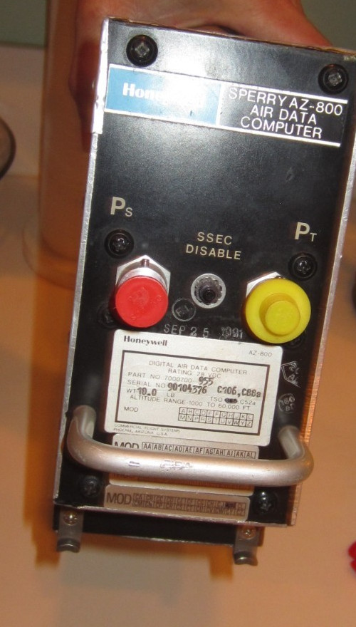 HONEYWELL DIGITAL AIR DATA COMPUTER AZ-800 P/N 7000700-955