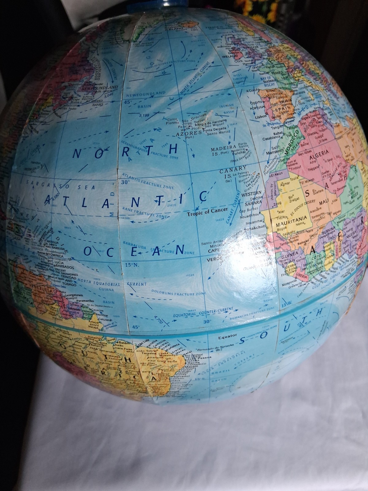 GlobeMaster 12" Tabletop Rotating Multicolor World Globe *see aging As Is*