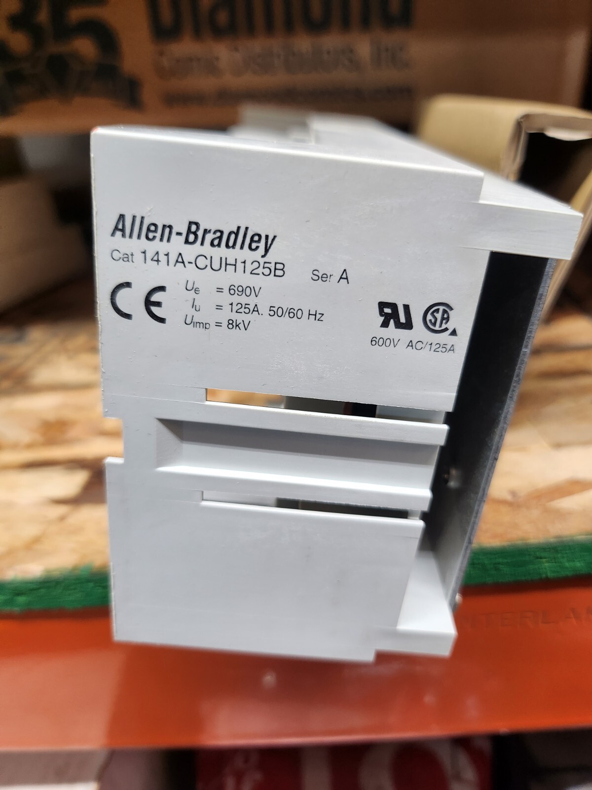 ALLEN BRADLEY 141A-CUH125B SERIES A BUSBAR MODULE