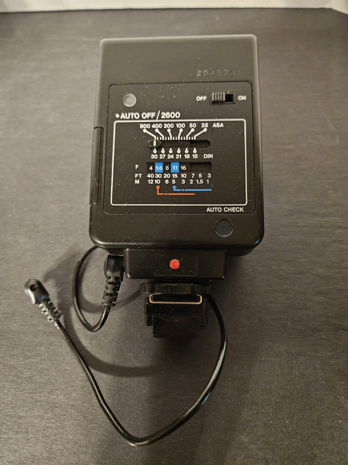 Vivitar Auto 2600 Auto Electronic Flash For Camera Locking Mounting Foot
