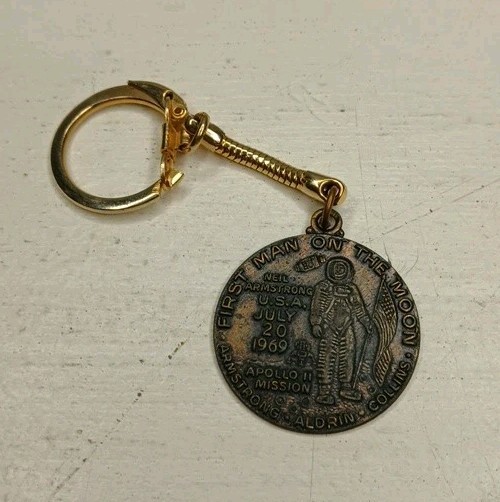 First Man On The Moon 1969 Metal Keychain Apollo II Mission Armstrong Key Chain