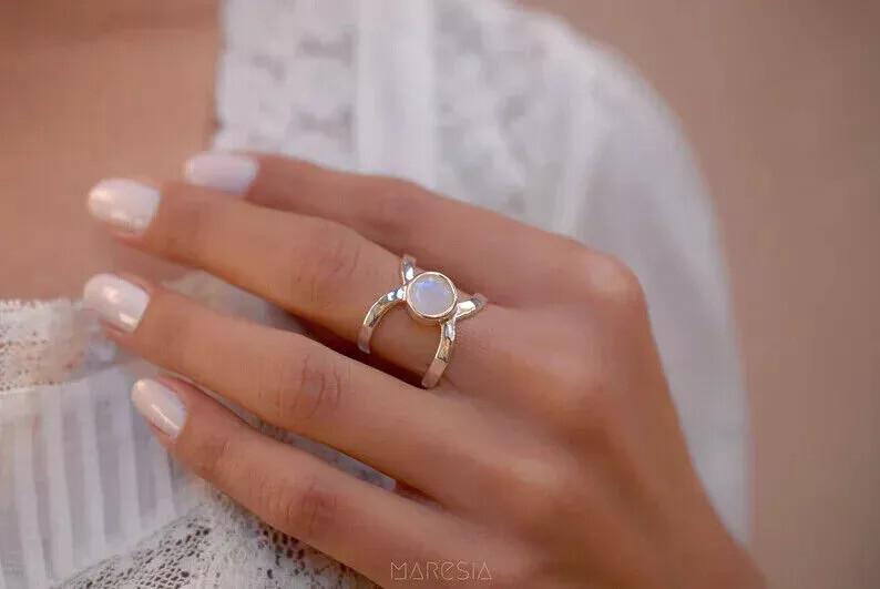 Moonstone Gemstone 925 Sterling Silver Ring Birthday Gift Jewelry All Size D-384