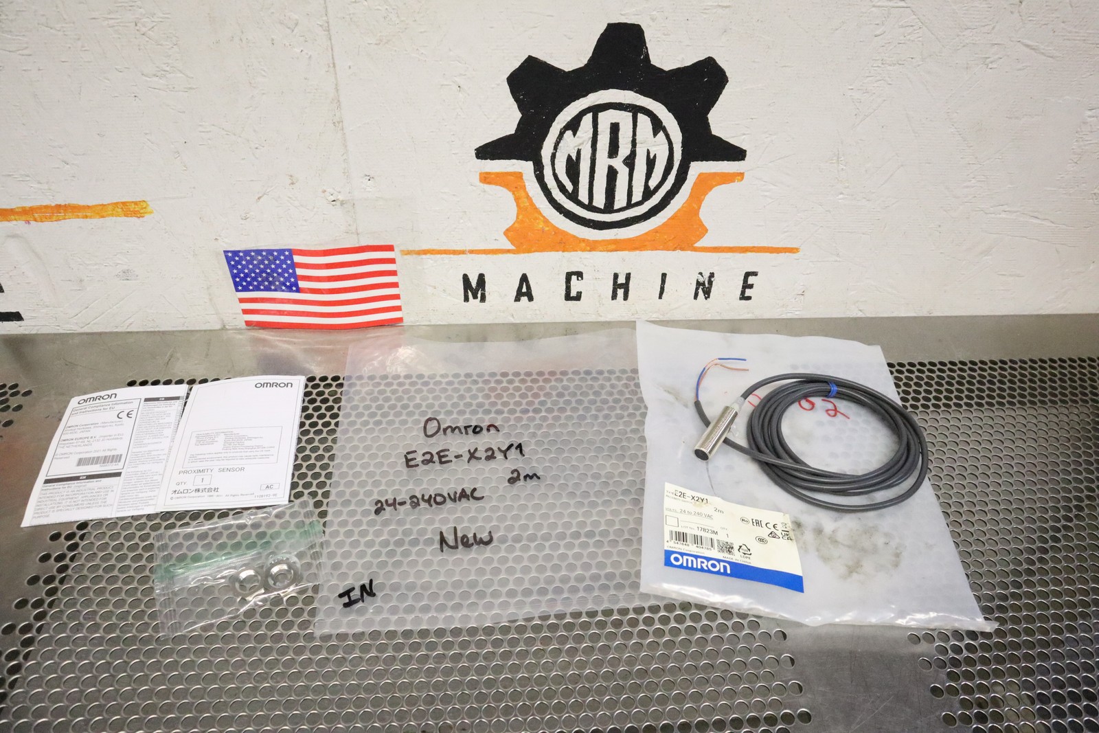 Omron E2E-X2Y1 Proximity Sensor 24-240VAC 2m New Old Stock