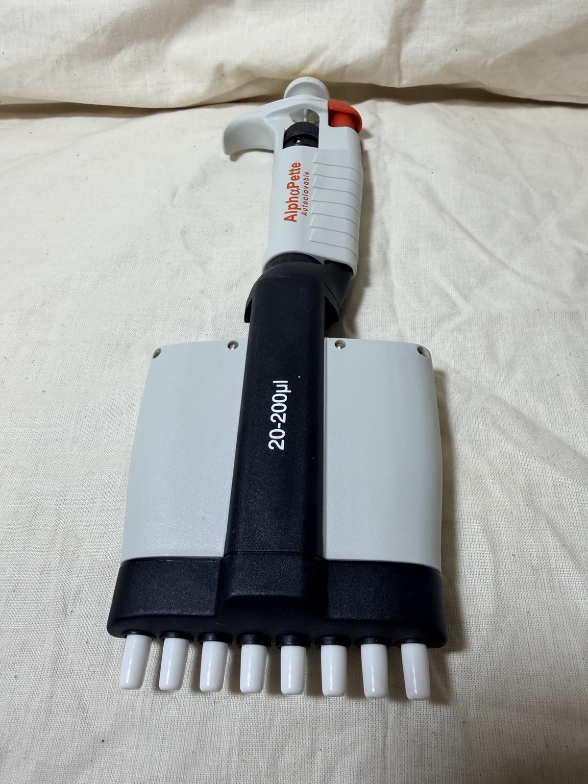 AlphaPette 8-Channel Multichannel Pipette 20–200 µL | Autoclavable