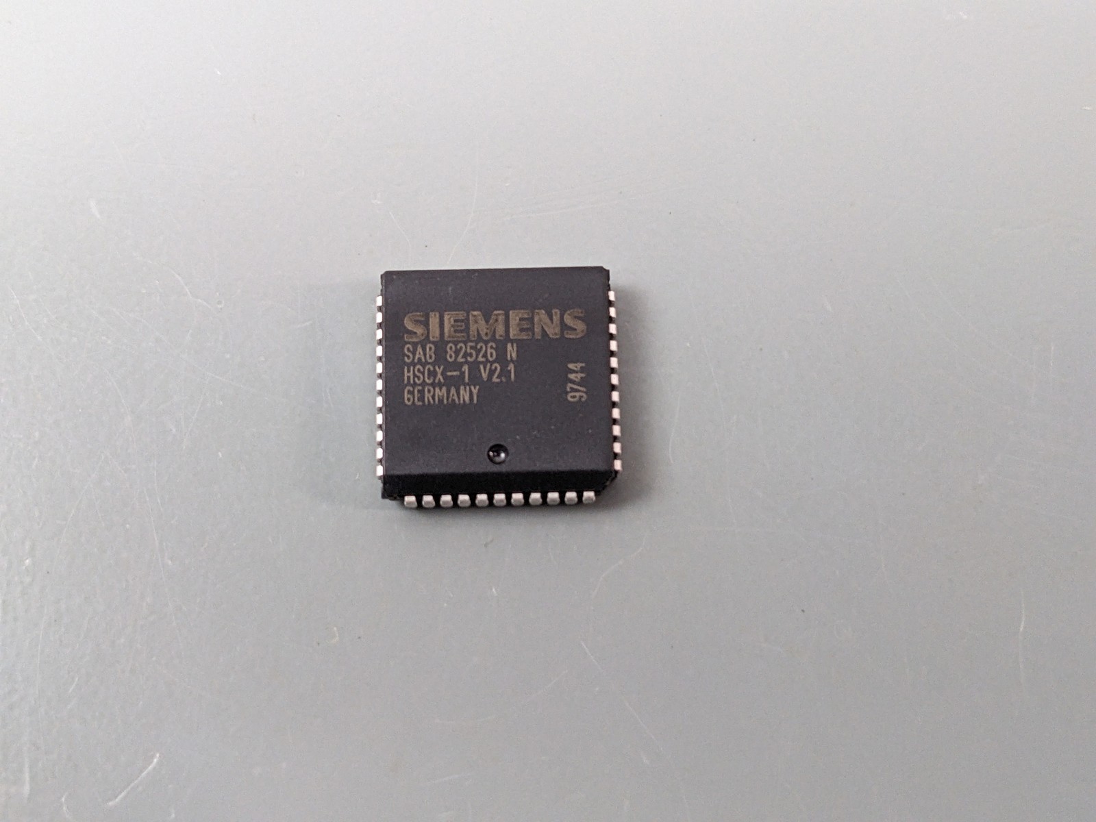 (2) Siemens SAB82526N HDLC Serial Communication Controller ICs, PLCC