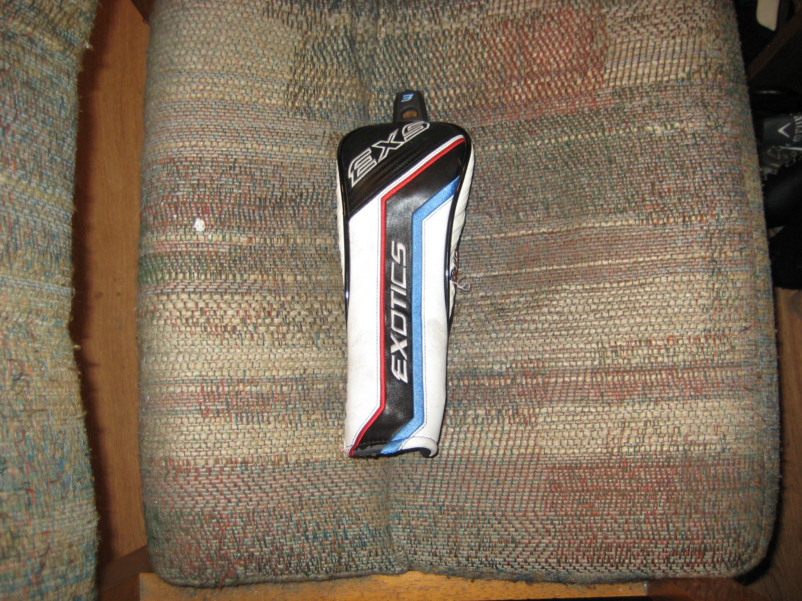 slightly used Tour Edge Exotics EXS  hybrid 3 or 4 Headcover no number