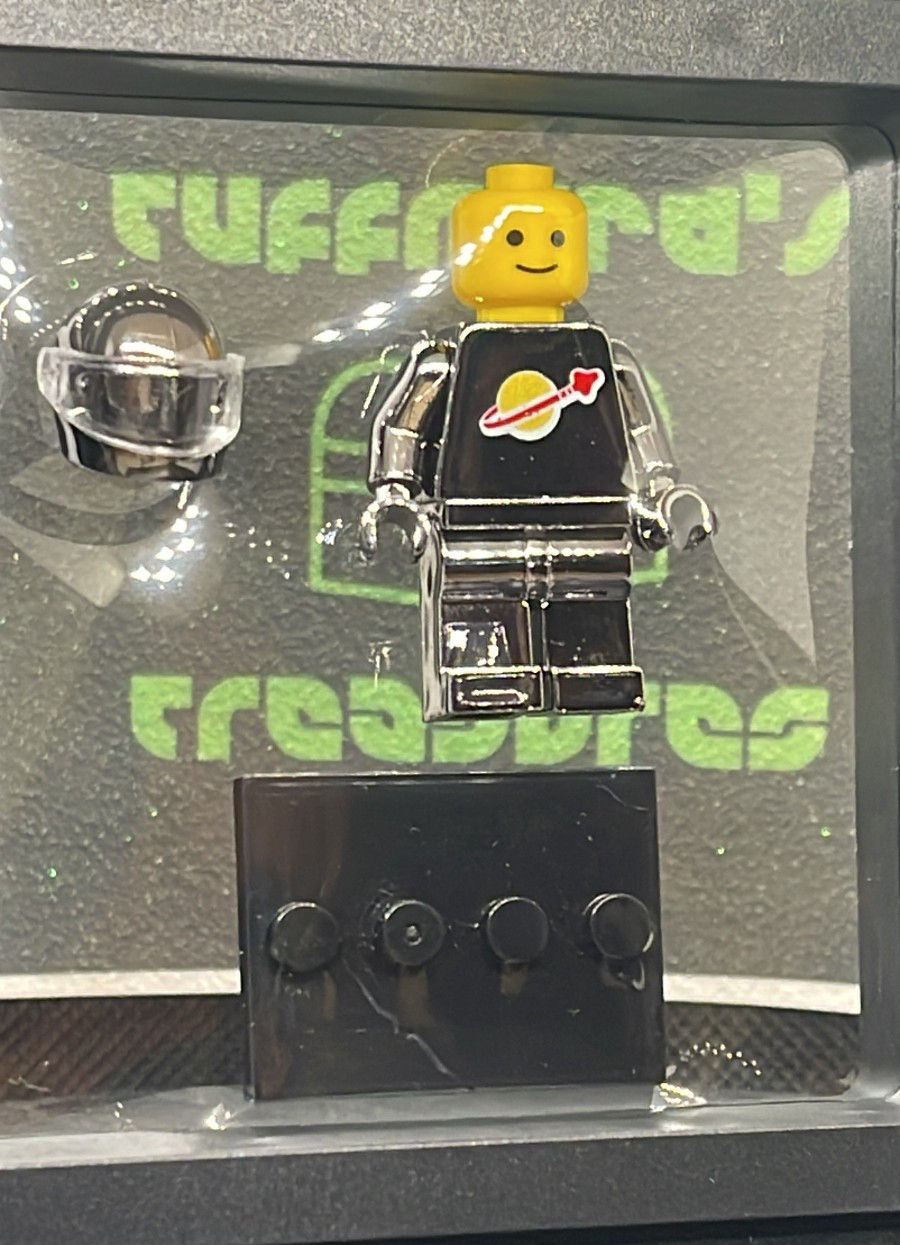 CHROMEDOME CUSTOMS GUNMETAL CHROME Classic ASTRONAUT/SPACEMAN MiniFigure MINT!