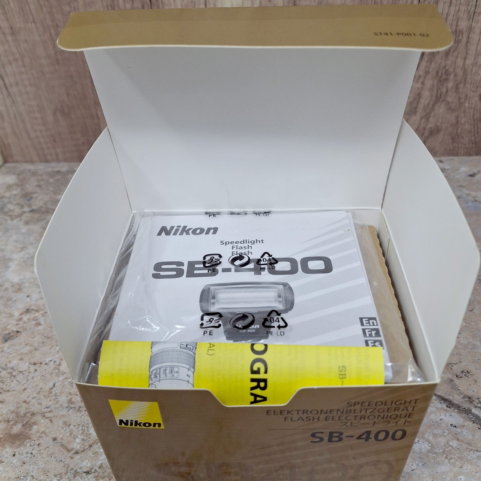 NEW Nikon SB-400 Speedlight Flash - Case, User Manual, Original Box