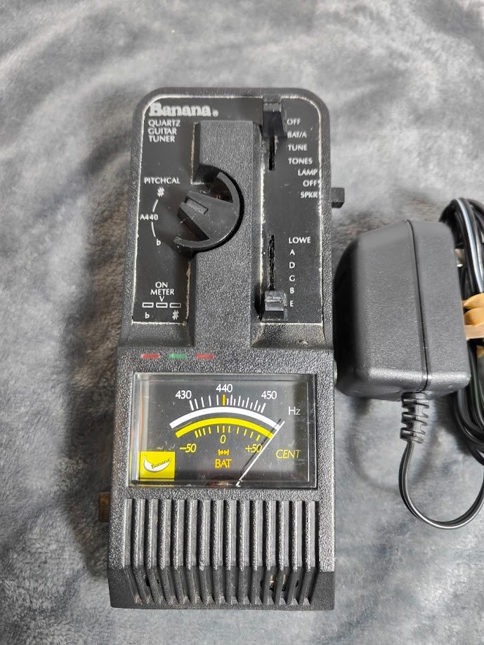 Banana Quartz Guitar Tuner Vintage Model BT-1 Tested Turns On