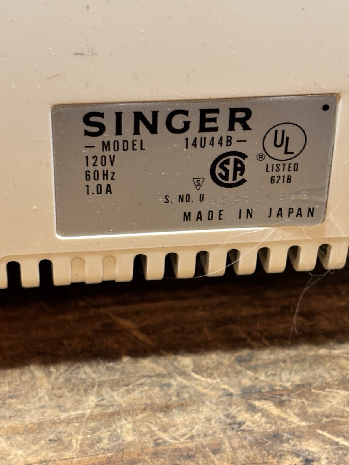 🧵 SINGER Merrittlock 14U44B Serger–Excellent Condition–Original Box –Thread Inc