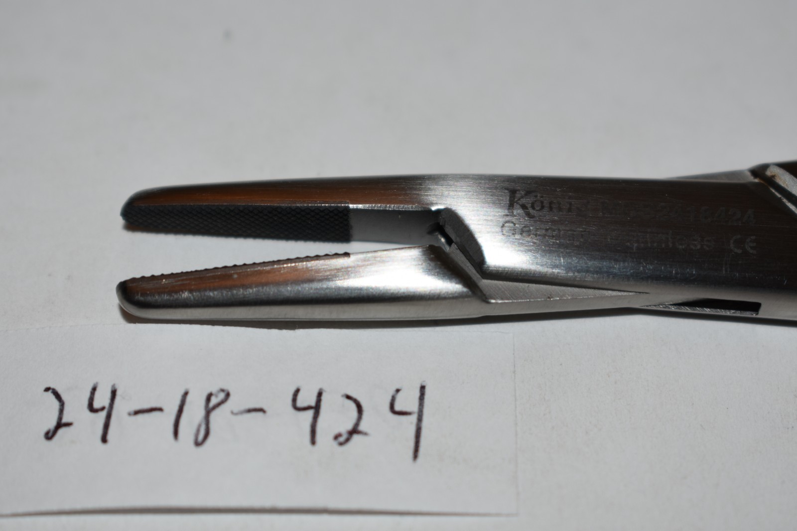 MDS-2418424 MAYO HEGAR NEEDLE HOLDER  9-1/2" TC SERR