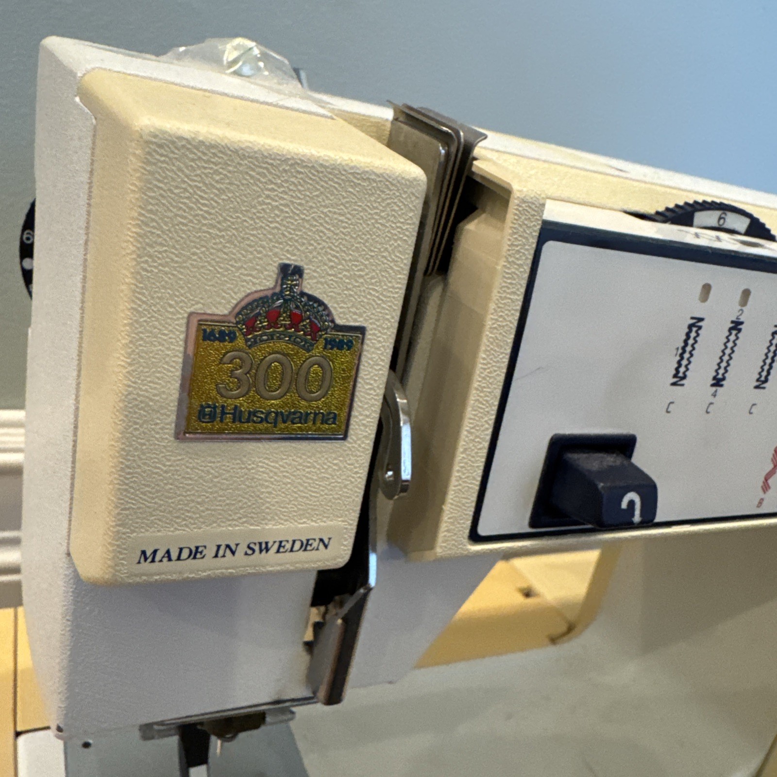 Husqvarna Viking 150e Sewing Machine