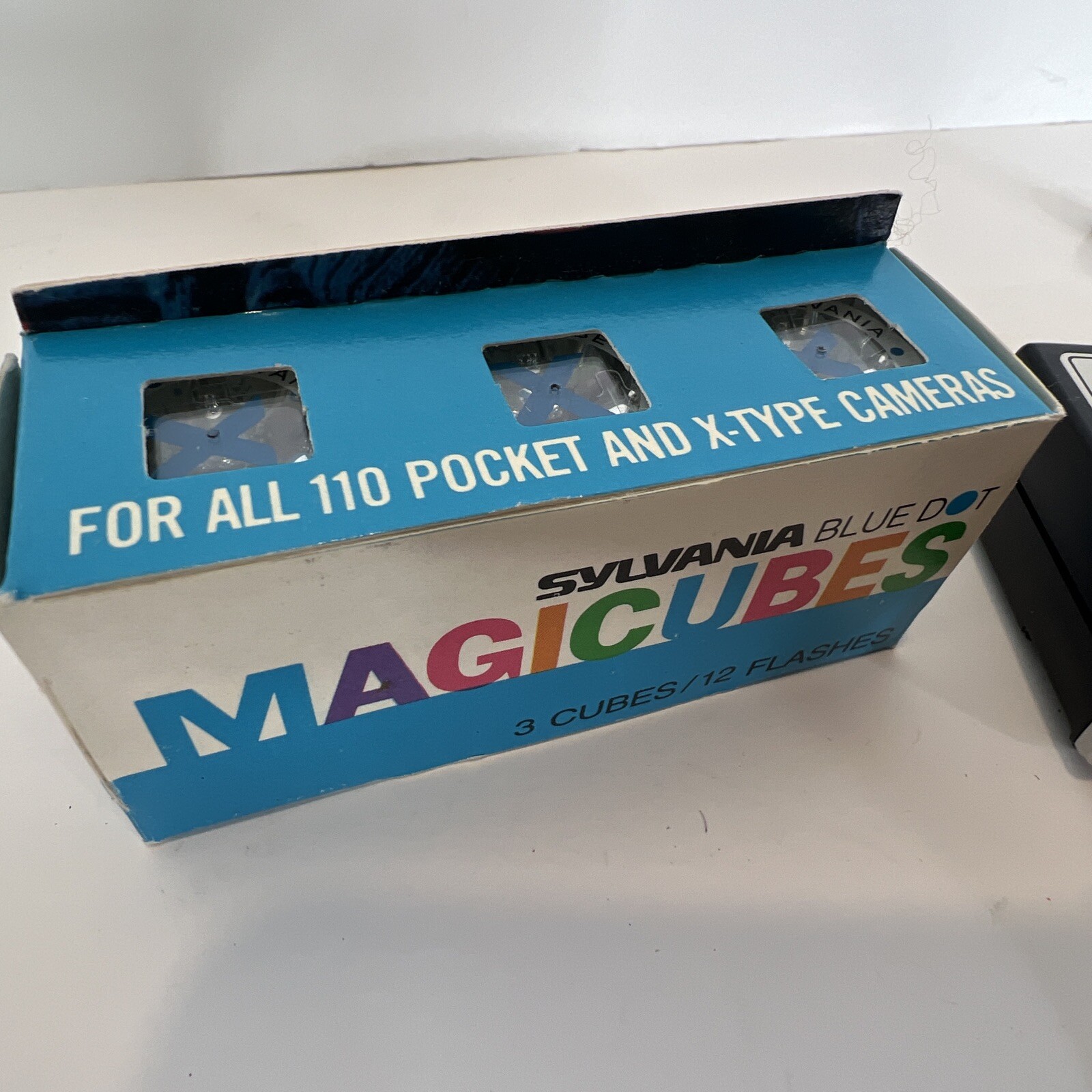 Hanimex Pocket Camera 100 with Flash cubes Nice Vintage 110