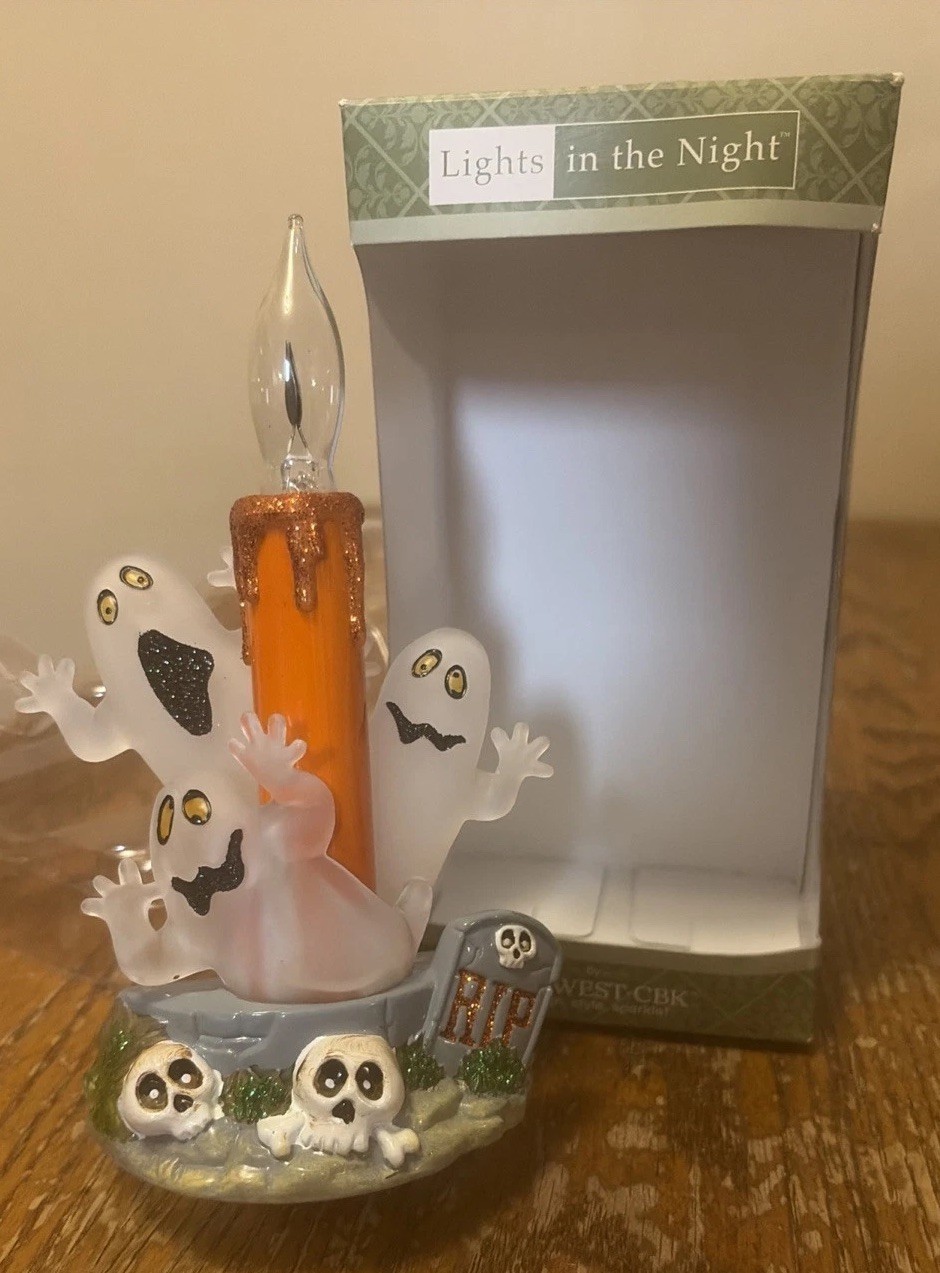 Halloween Spooky  Ghosts Lights Graveyard With Swivel Plug In Base Night Light