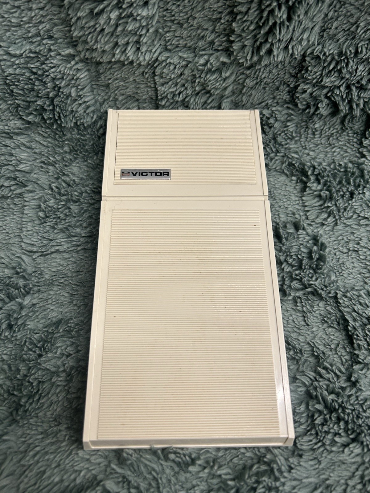 vintage Victor handheld electronic calculator-UNTESTED