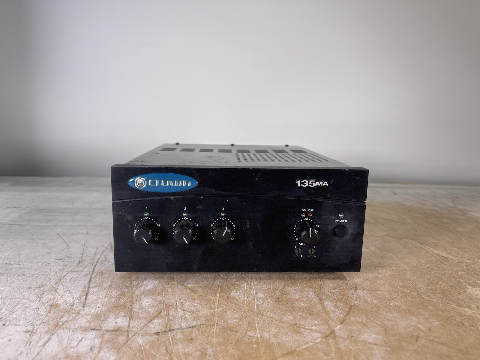 CROWN 135MA COMMERCIAL MIXER AMPLIFIER
