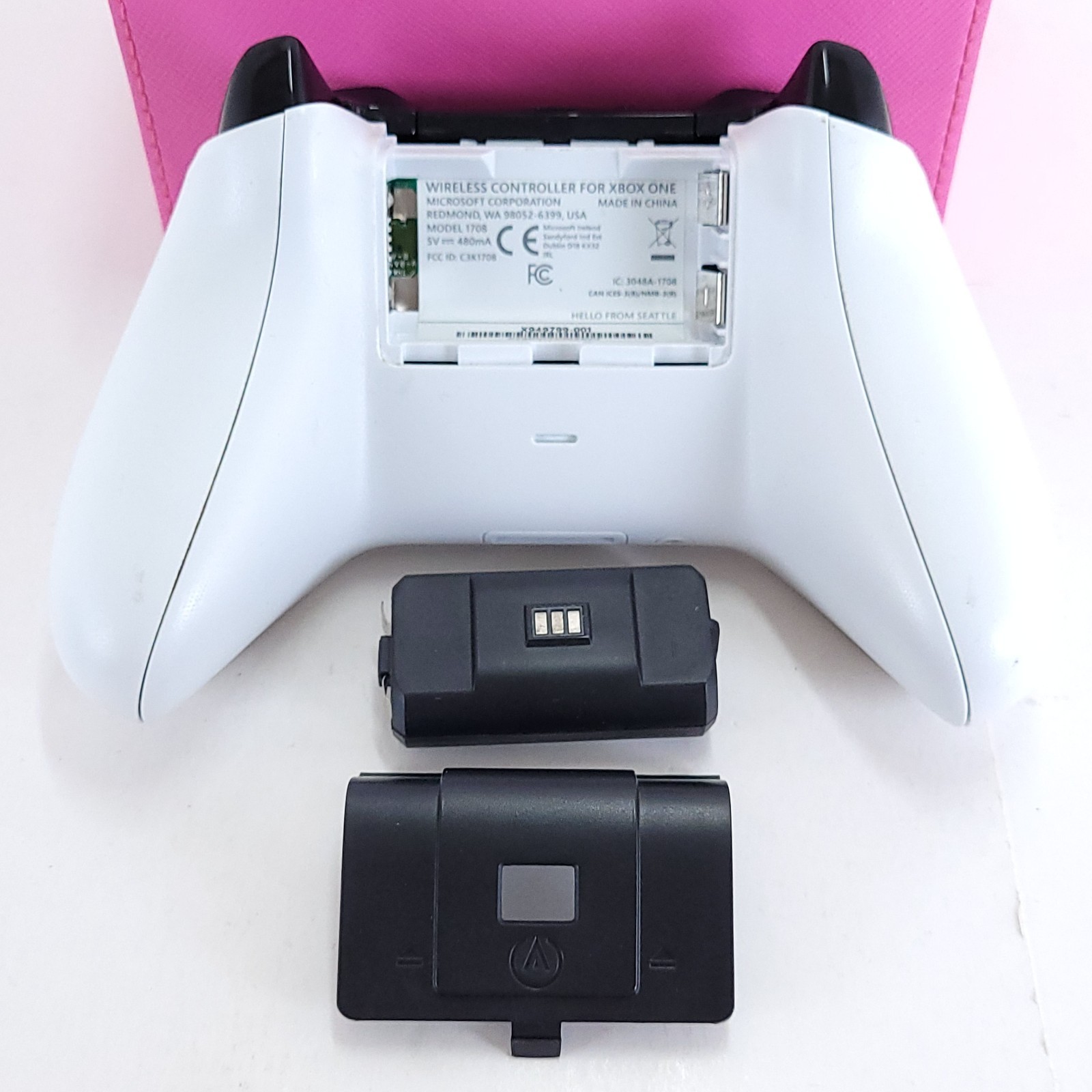 Xbox One PowerA Charging Controller Station CPFA114326-02 w/2 Controllers